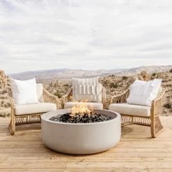 V Rugs & Home Summer Indoor/Outdoor Pillow New Outdoor