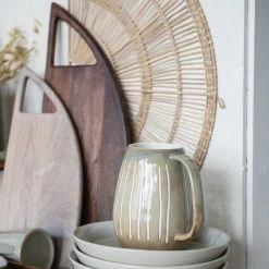 Bloomingville New Kitchen Large Mango Wood Cutting Board With Handle